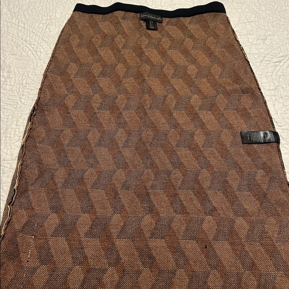 House of Harlow 1960 Black and Tan Geometric Top - Picture 7 of 11